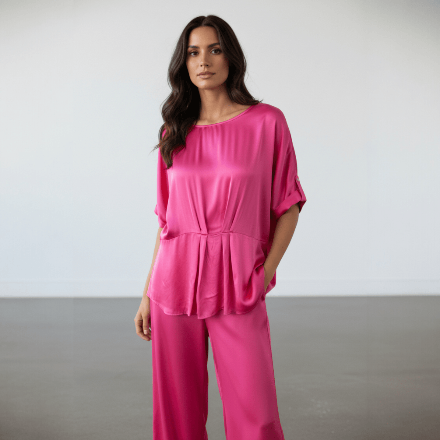 SATEEN KNIT PLEAT SEAM TOP